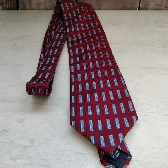 Henry Jacobson Tie Necktie Silk Hand Made Red Blue Geometric Pattern - Picture 6 of 9